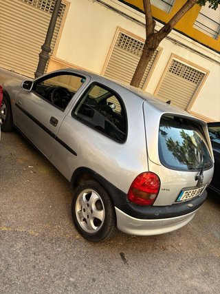 Opel Corsa 1.2 16v A/C año 2000