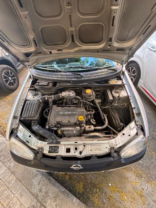 Opel Corsa 1.2 16v A/C año 2000
