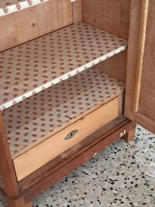 Armario muy antiguo de madera estilo Louis XV