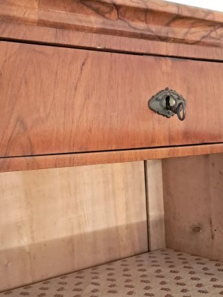 Armario muy antiguo de madera estilo Louis XV