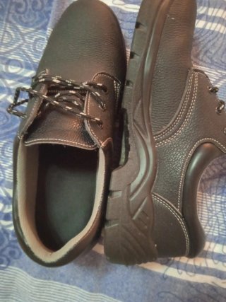 Zapatos de seguridad negros, reforzado.