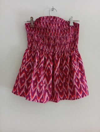 Top estampado rosa y rojo