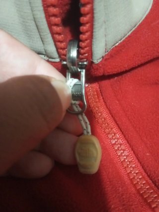 Chaqueta The North Face Roja y Beige