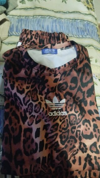 Conjunto Adidas Animal Print Talla S