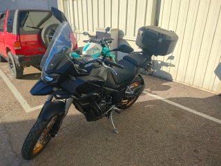 Moto CYCLONE 600RX Negra y Dorada