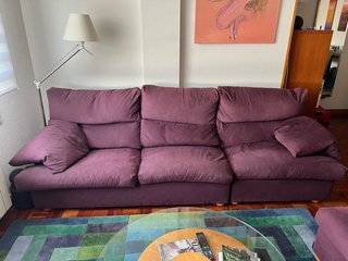 Sofá de tela morado