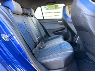 Volkswagen Golf R!