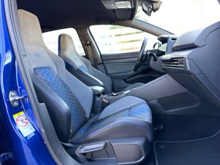 Volkswagen Golf R!