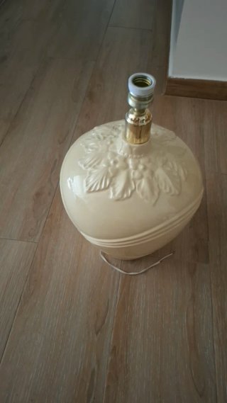 Lámpara de mesa cerámica beige amarillo