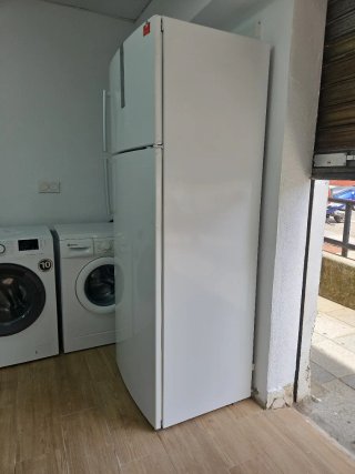 Nevera blanca de dos puertas 6 meses de garantía