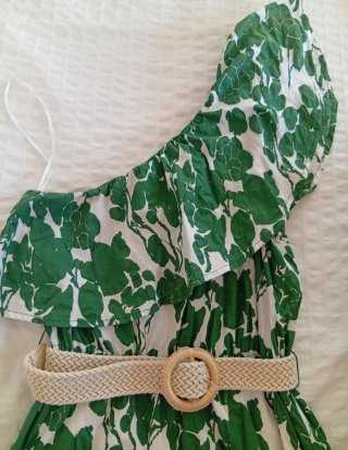 Vestido asimétrico estampado verde y blanco