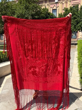 Manton de Manila Antiguo Bordado Floral Rojo
