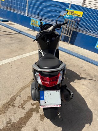 Yamaha N-max 125cc Negra