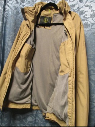 Cortavientos Aigle Beige Hombre