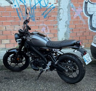 Yamaha XSR 125 Negra/Gris 2025