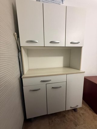 Alacena de cocina blanca y beige 181×101