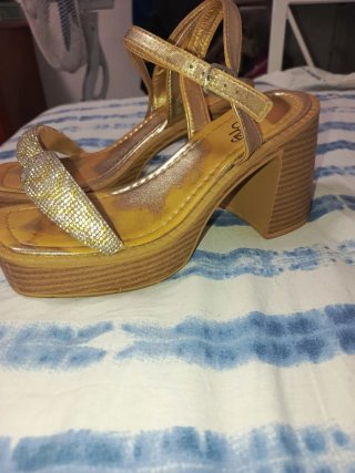 Sandalias Di'one doradas plataforma tacón