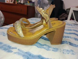 Sandalias Di'one doradas plataforma tacón