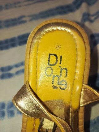 Sandalias Di'one doradas plataforma tacón