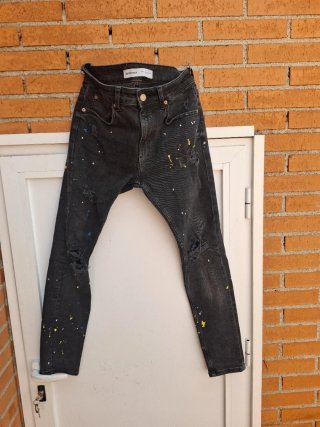 Pantalón vaquero negro Bershka EUR 38