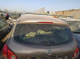 Nissan 1725662 piloto trasero izquierdo qashqai