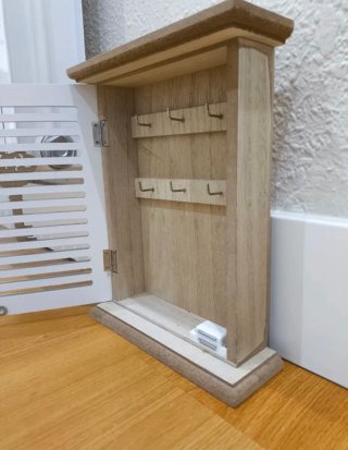 Colgador de llaves de madera blanco