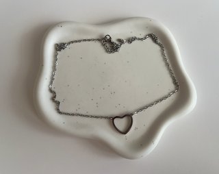 Collar plateado corazón minimalista