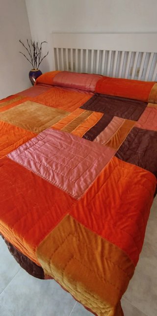 Colcha Terciopelo y Raso Naranja Marrón