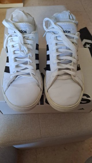 Zapatillas Adidas Blancas y Negras