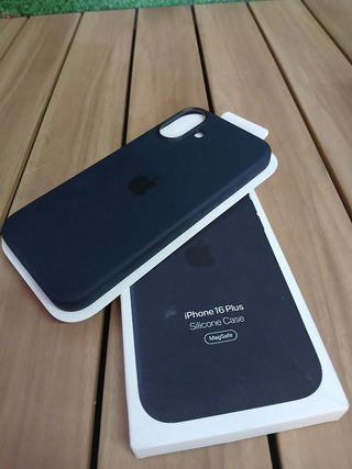 Apple Funda iPhone 16 Plus MagSafe Negra