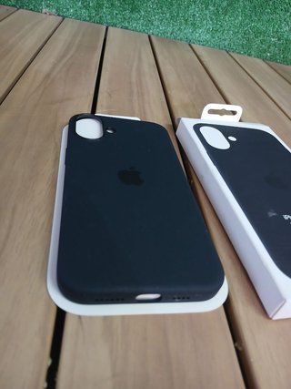 Apple Funda iPhone 16 Plus MagSafe Negra
