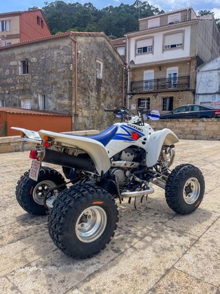 Suzuki LTZ 400