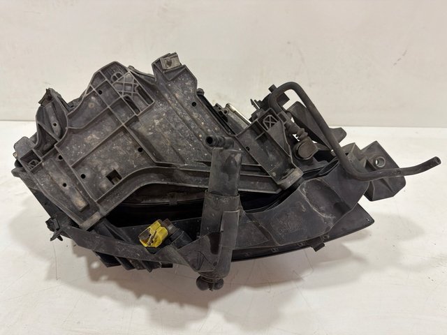 Faro Izquierdo Xenón Audi A4 B8