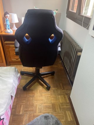 Silla de estudio azul y negra