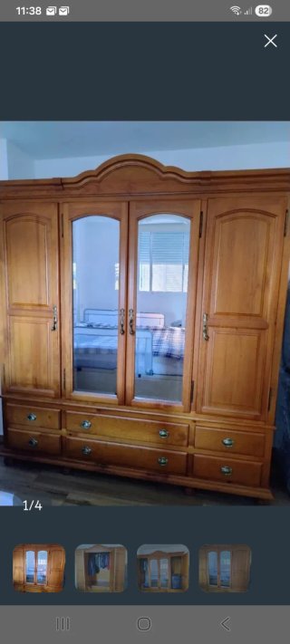 Armario de madera de pino en muy buen estado