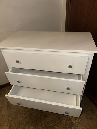 Cajonera blanca de madera