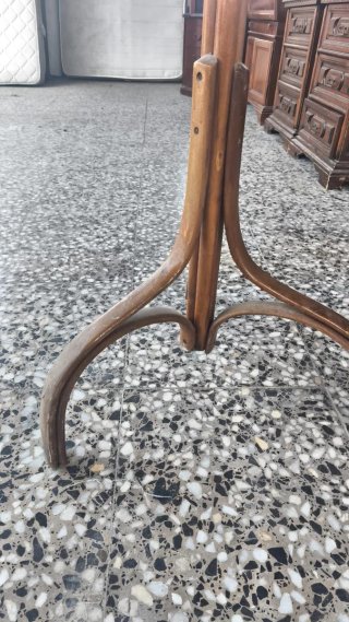 Perchero de madera antiguo