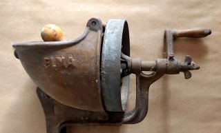 Cortador de patatas antiguo Elma