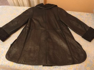 Chaquetón de piel forrado de astracán