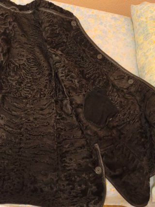 Chaquetón de piel forrado de astracán