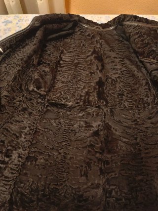 Chaquetón de piel forrado de astracán
