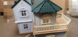 Casita de muñecas plegable
