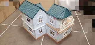 Casita de muñecas plegable