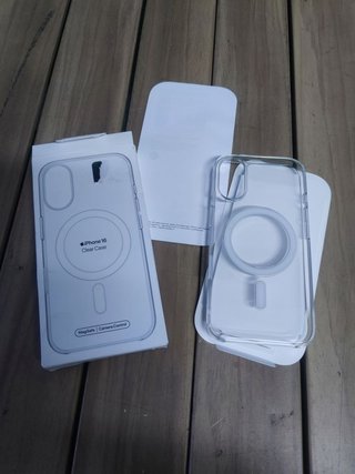 Apple Funda transparente con MagSafe para el iPhone 16