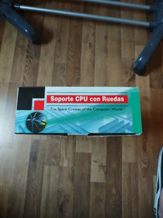 Soporte CPU con Ruedas Vintage Años 90