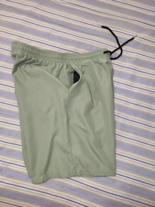 Bermuda hombre verde clarito
