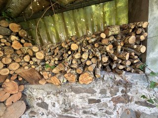 Leña para chimenea o barbacoa