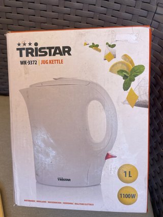 Hervidora Tristar WK-3372 1L