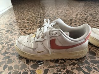 Nike Air Force 1 Rosa y Blanco