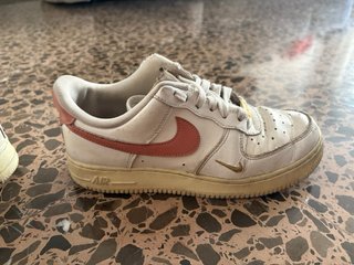 Nike Air Force 1 Rosa y Blanco